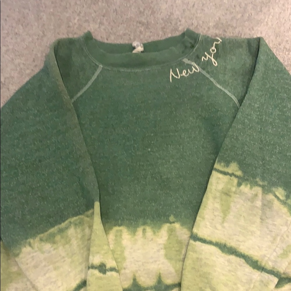 Sweatshirt